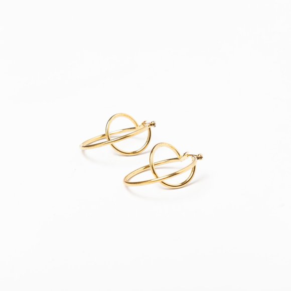 VTG Napier Gold Minimalist Hoops - Picture 5 of 6